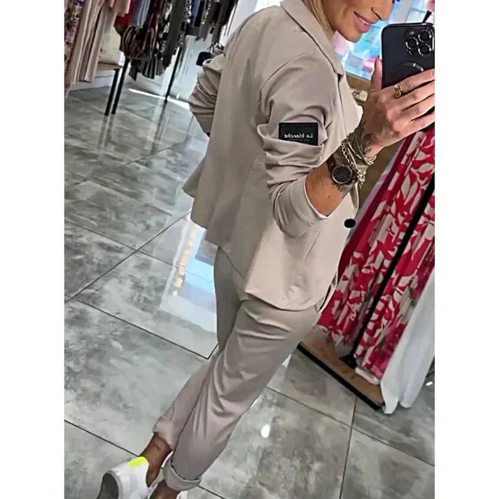 Rosindra - Two-piece set with flowing jacket and comfortable jogging pants