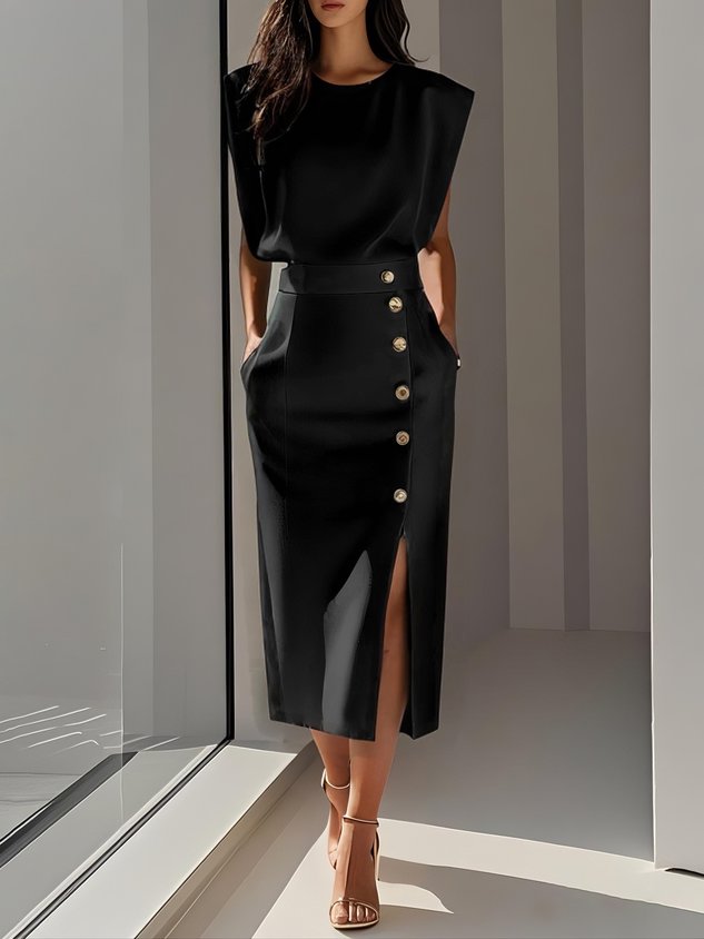 Floralia - Plain midi dress with button slit and round neckline