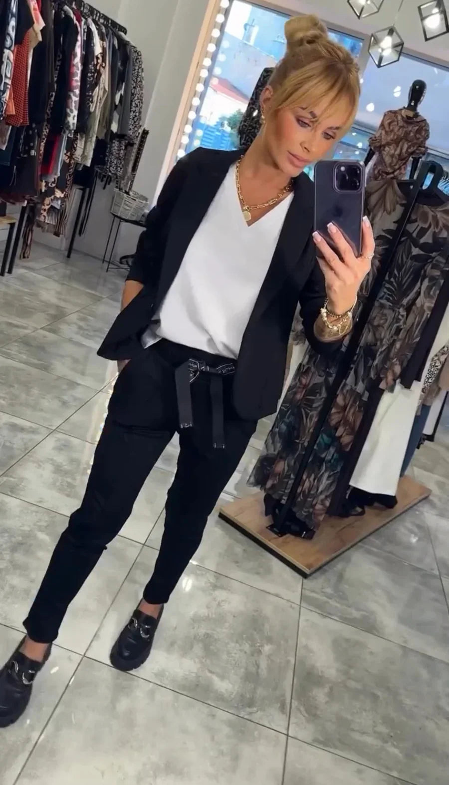 Rosindra - Two-piece set with flowing jacket and comfortable jogging pants