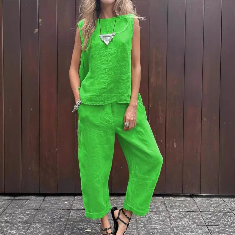 Ardelle - Chic Two Piece Set - Sleeveless Top and Elegant Pants