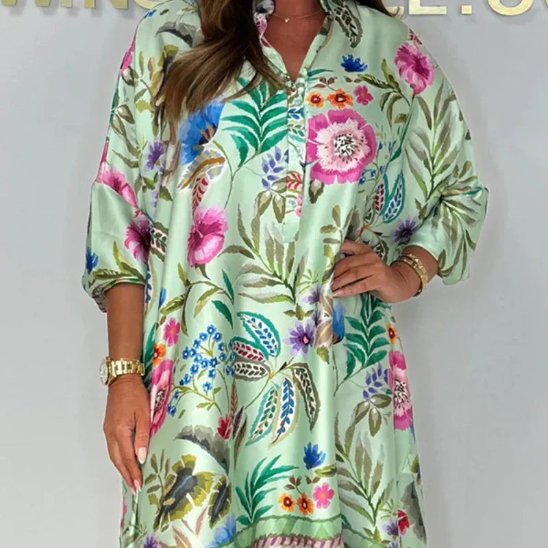 Violetta - Casual Floral Dress with V-Neckline and Partial Buttons